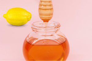 روش جوانسازی پوست با لیمو و عسل طبیعی