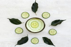 جوانسازی پوست به روش استفاده از ماسک خیار